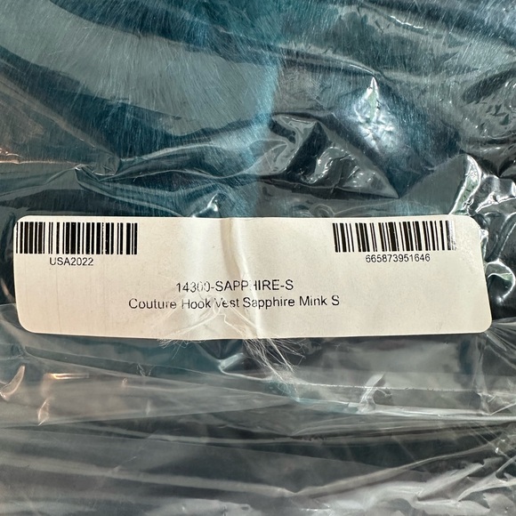 Fabulous Furs Sapphire Mink Faux Fur Couture Hook Vest- NEW - Picture 6 of 6